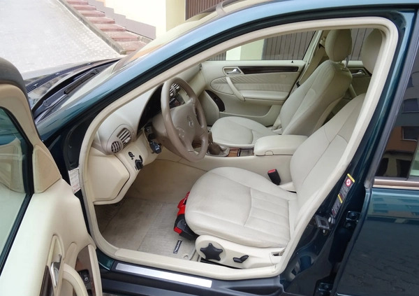 Mercedes-Benz Klasa C cena 16900 przebieg: 278000, rok produkcji 2005 z Puławy małe 277